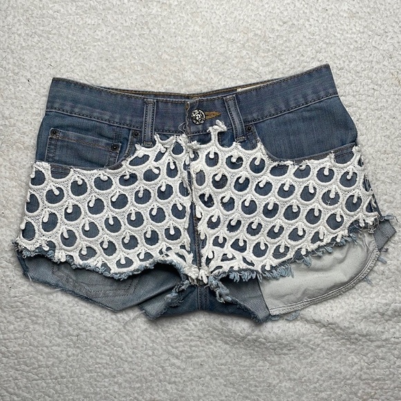 Levi’s 511 Jean Upcycled Cut-off Shorts Lace Urban Renewal Size Small - Picture 2 of 8